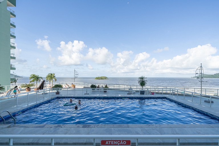 Apartamento con piscina frente al mar IPT0171