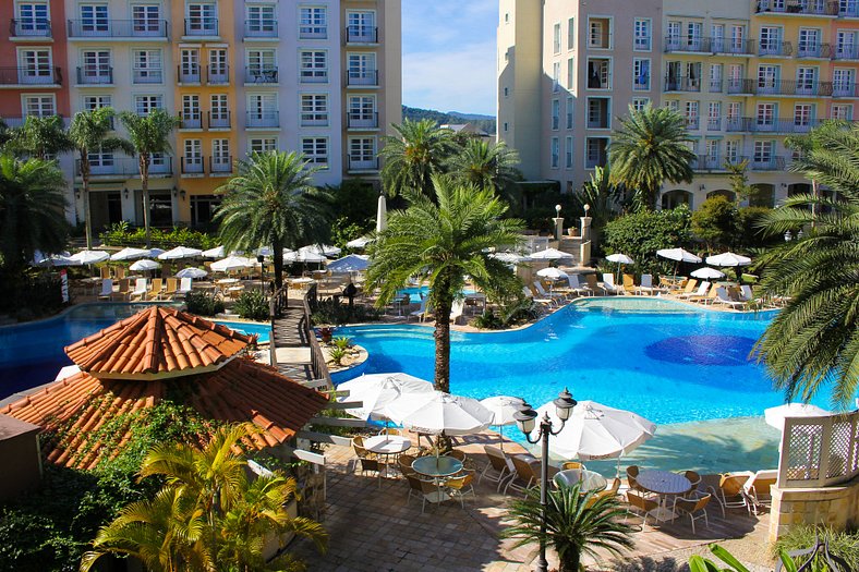 Suite Resort con vistas a la piscina ILC4102